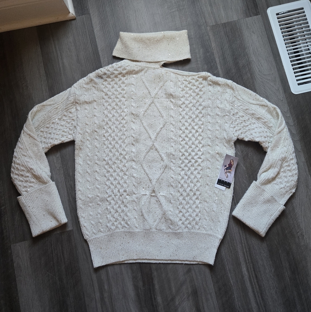 NWT Sofia by Sofia Vergara Women's Cozy Shine Sweater
